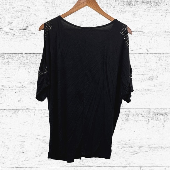 Vocal Black Blouse with Cutout Details - Picture 2 of 3